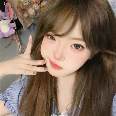 男孩超级白